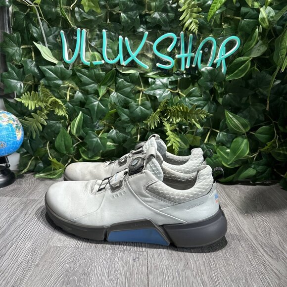 Athletic_Shoes